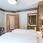 Vaya 4*